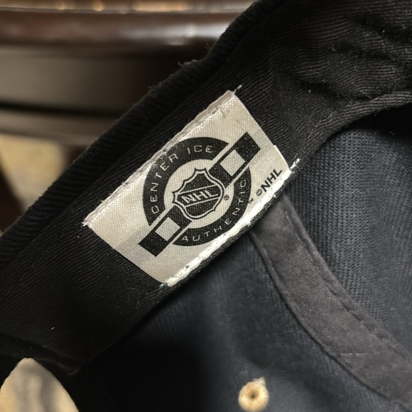 Vintage Penguins Hat - Picture 2 of 4